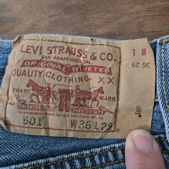 Vintage Levis 501 Jeans Mens Size 36x29 Button Fly Denim Blue Straight Leg - Picture 3 of 10